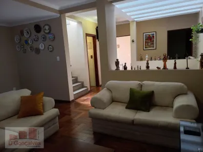 Sobrado com 4 Quartos para venda ou aluguel, 225m² no Taboão, Diadema