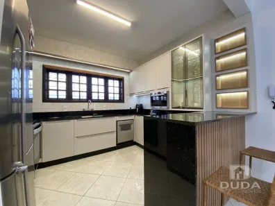 Casa com 3 Quartos para alugar, 210m² no Mina Brasil, Criciúma