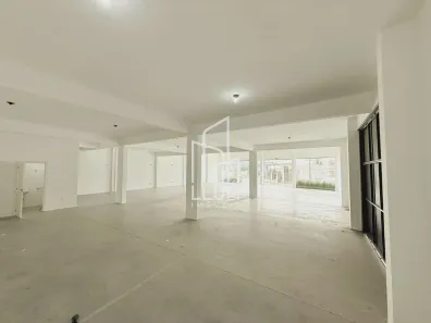 Galpão / Depósito / Armazém para alugar, 582m² no Santa Regina, Camboriú