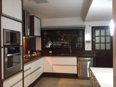 Sobrado com 4 Quartos à venda, 329m² no Pastoril, Ribeirão Pires