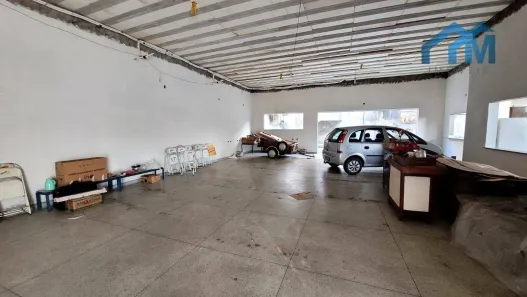 Galpão / Depósito / Armazém à venda, 243m² no Vila Flora, Salto