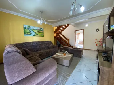 Casa com 4 Quartos para alugar, 253m² no Maria Goretti, Chapecó