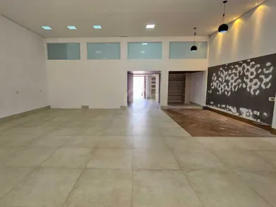Galpão / Depósito / Armazém à venda, 250m² no Loteamento Parque Empresarial Adelelmo Corradini, Itatiba