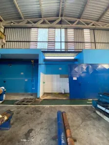 Galpão / Depósito / Armazém à venda, 900m² no Imboassica, Macaé