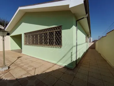 Casa com 3 Quartos para venda ou aluguel, 161m² no Vila Velosa, Araraquara