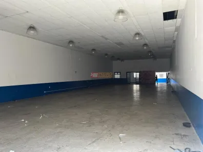 Galpão / Depósito / Armazém à venda, 440m² no Vila Alzira, Santo André