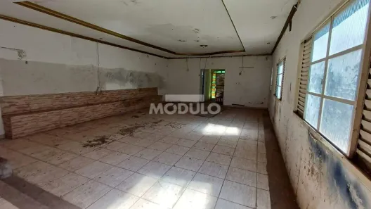 Galpão / Depósito / Armazém à venda, 190m² no Daniel Fonseca, Uberlândia