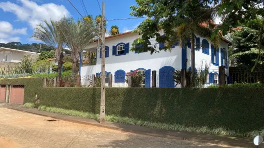 Casa de Condomínio com 6 Quartos à venda, 305m² no Inconfidência, Viçosa