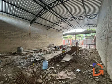 Galpão / Depósito / Armazém para alugar, 200m² no Costazul, Rio das Ostras