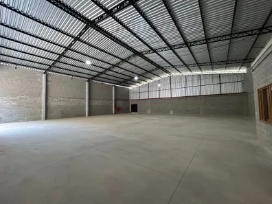 Galpão / Depósito / Armazém para alugar, 346m² no Meudon, Teresópolis