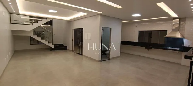 Sobrado com 3 Quartos à venda, 206m² no Setor Sol Dourado, Trindade