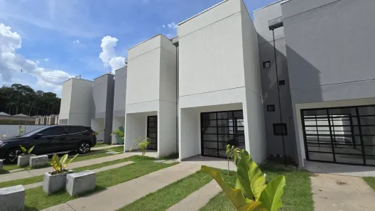 Casa com 2 Quartos para alugar, 60m² no Ponta Negra, Manaus