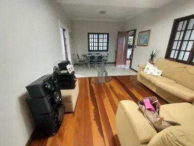 Fazenda / Sítio / Chácara com 4 Quartos à venda, 500m² no Varjão, Piraí