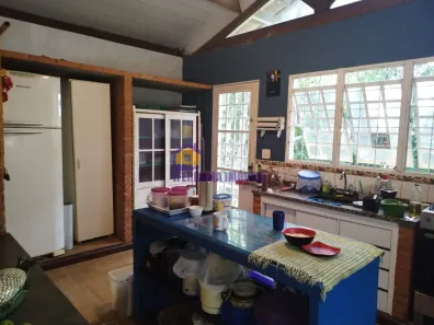 Fazenda / Sítio / Chácara com 3 Quartos à venda, 200m² no Curral, Ibiúna