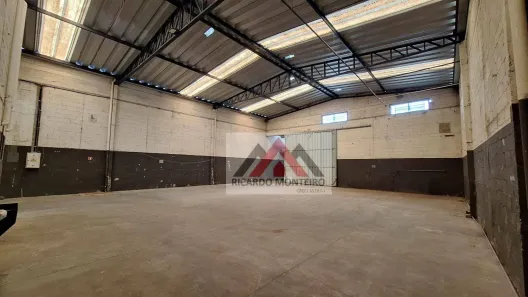 Galpão / Depósito / Armazém para venda ou aluguel, 540m² no Cidade Nova, Pindamonhangaba