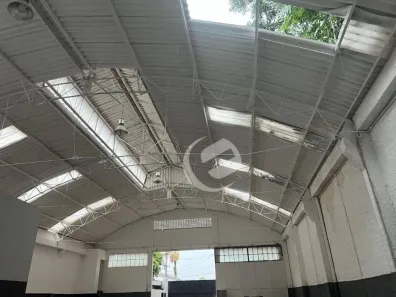 Galpão / Depósito / Armazém para venda ou aluguel, 3700m² no Campestre, Santo André
