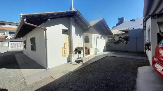 Casa com 3 Quartos à venda, 123m² no Meia Praia, Navegantes
