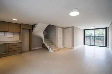 Sobrado com 3 Quartos para alugar, 167m² no Guabirotuba, Curitiba