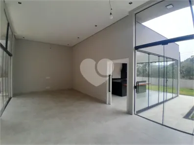 Casa de Condomínio com 3 Quartos para venda ou aluguel, 180m² no Cumbari, Mairiporã