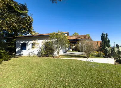 Casa de Condomínio com 3 Quartos para alugar, 300m² no Caraguatá, Mairiporã