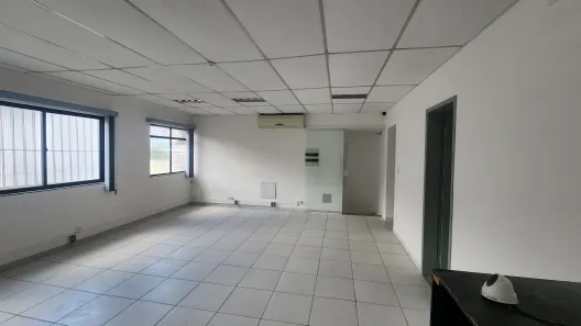Conjunto Comercial / Sala com 4 Quartos para alugar, 90m² no Centro, Lauro de Freitas