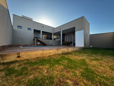 Casa com 3 Quartos à venda, 200m² no , Nerópolis