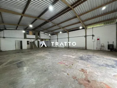 Galpão / Depósito / Armazém para alugar, 319m² no Meudon, Teresópolis