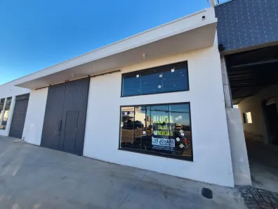Loja / Salão / Ponto Comercial para alugar, 235m² no Jardim Apucarana, Apucarana
