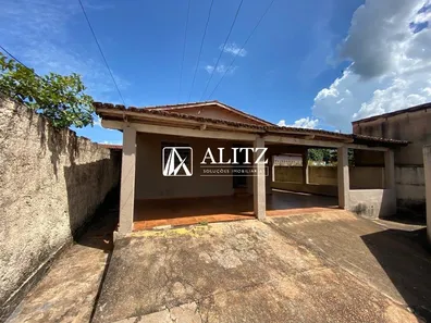 Casa com 3 Quartos à venda, 100m² no setor central, Nerópolis