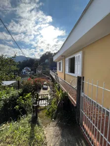 Casa com 2 Quartos para alugar, 80m² no Castelanea, Petrópolis