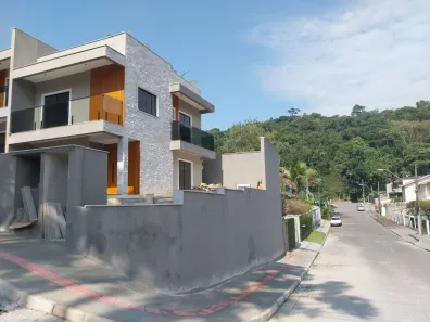 Sobrado com 2 Quartos à venda, 74m² no Glória, Joinville