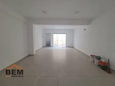Conjunto Comercial / Sala para alugar, 39m² no Monte Alegre, Camboriú