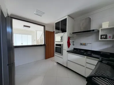 Casa de Condomínio com 4 Quartos à venda, 180m² no Buraquinho, Lauro de Freitas