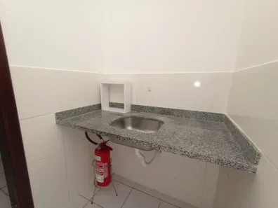 Loja / Salão / Ponto Comercial para alugar, 34m² no Bacacheri, Curitiba
