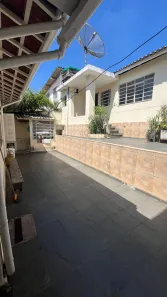 Casa Comercial com 2 Quartos para alugar, 220m² no Jardim Maria Rosa, Taboão da Serra