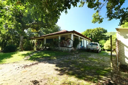 Fazenda / Sítio / Chácara com 4 Quartos à venda, 200m² no Lagarto, Maricá