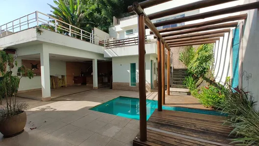 Casa de Condomínio com 3 Quartos à venda, 318m² no Nossa Senhora de Fátima, Barra Mansa