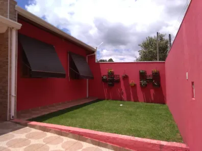 Fazenda / Sítio / Chácara com 3 Quartos à venda, 200m² no , Alambari