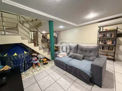 Sobrado com 3 Quartos à venda, 113m² no Niterói, Canoas