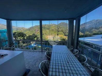 Fazenda / Sítio / Chácara com 6 Quartos à venda, 300m² no Pedro do Rio, Petrópolis