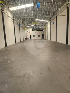 Galpão / Depósito / Armazém para alugar, 500m² no Centro, Carapicuíba