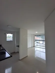 Apartamento com 2 Quartos para alugar, 61m² no Meia Praia, Navegantes