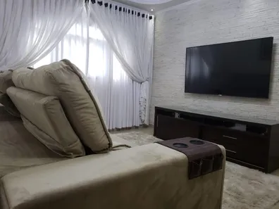 Sobrado com 3 Quartos à venda, 175m² no Jardim Márcia, Suzano