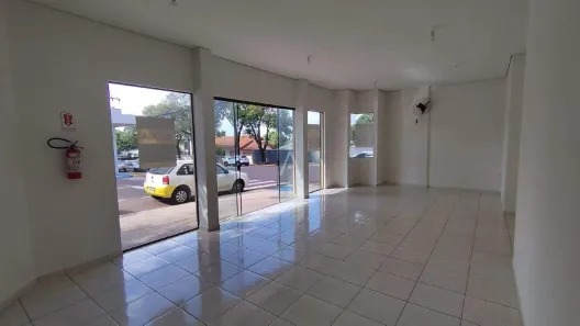 Conjunto Comercial / Sala para alugar, 48m² no Centro, Toledo
