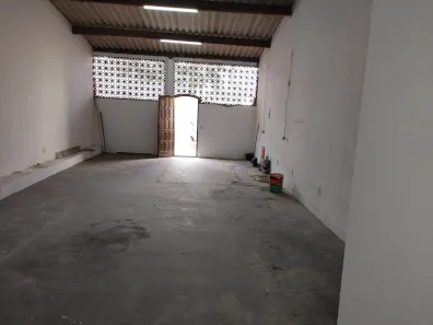 Galpão / Depósito / Armazém para alugar, 70m² no Centro, São Pedro da Aldeia