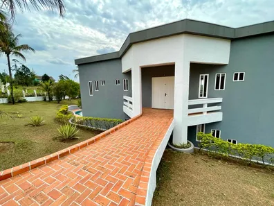 Fazenda / Sítio / Chácara com 3 Quartos à venda, 2000m² no , Mairinque