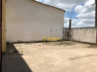Galpão / Depósito / Armazém para alugar, 1800m² no Jaguaribe, Escada