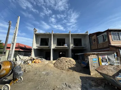 Sobrado com 2 Quartos à venda, 104m² no Armação, Penha