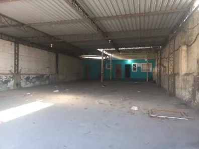 Galpão / Depósito / Armazém à venda, 245m² no Centro, São Sebastião