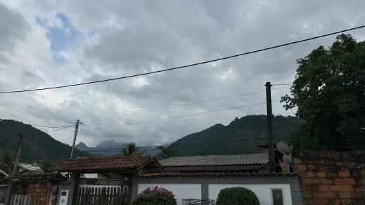 Casa com 2 Quartos para venda ou aluguel, 440m² no Centro, Guapimirim